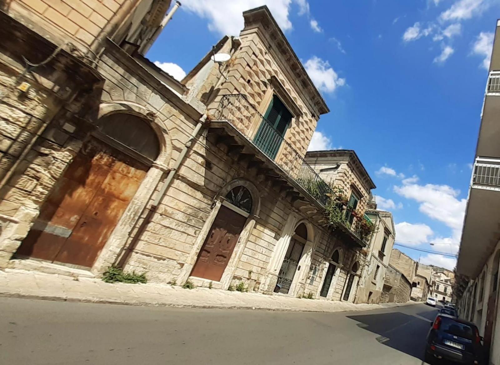 Bed and Breakfast Casa Sipione Papa Модика Экстерьер фото