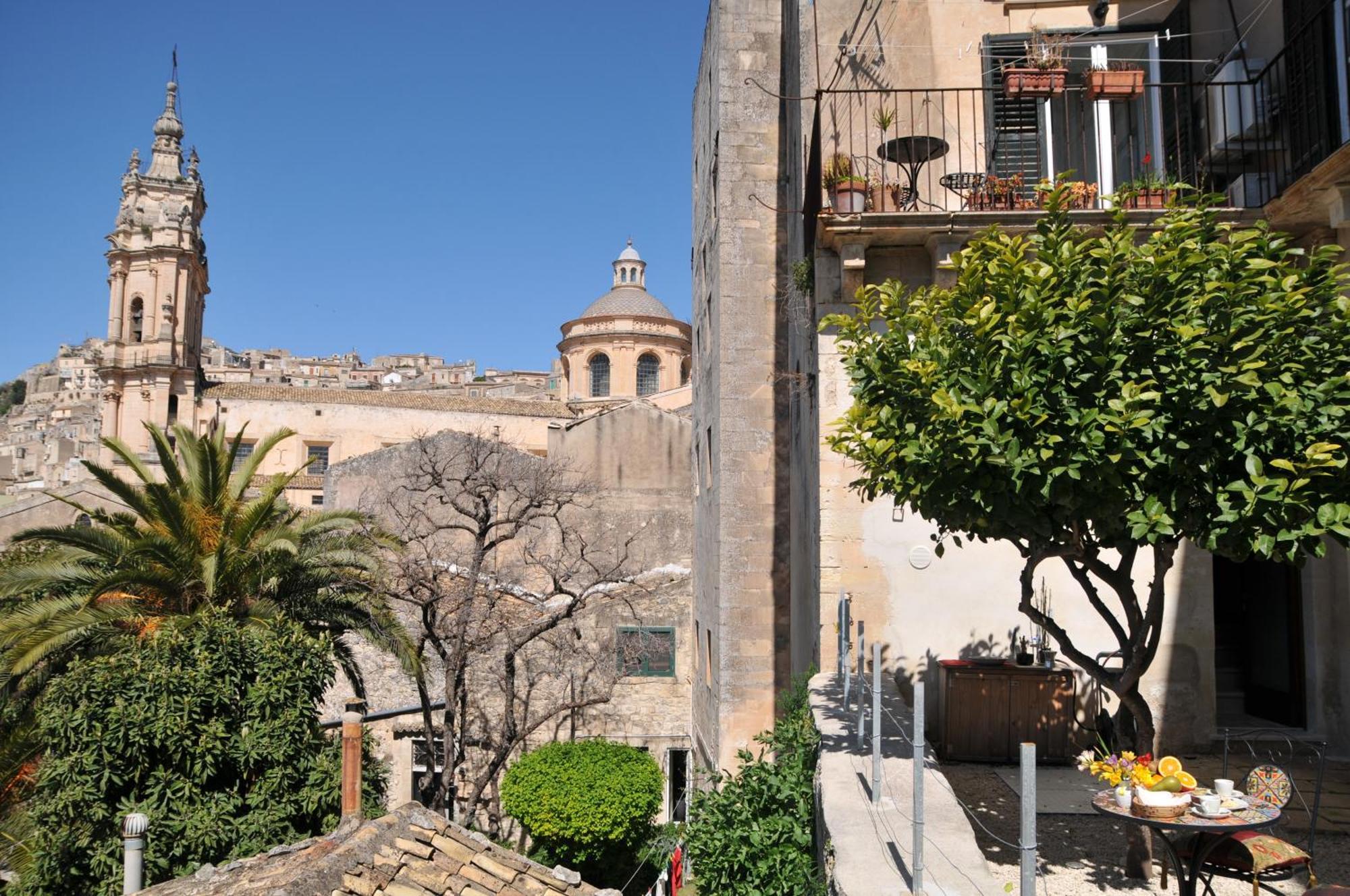 Bed and Breakfast Casa Sipione Papa Модика Экстерьер фото