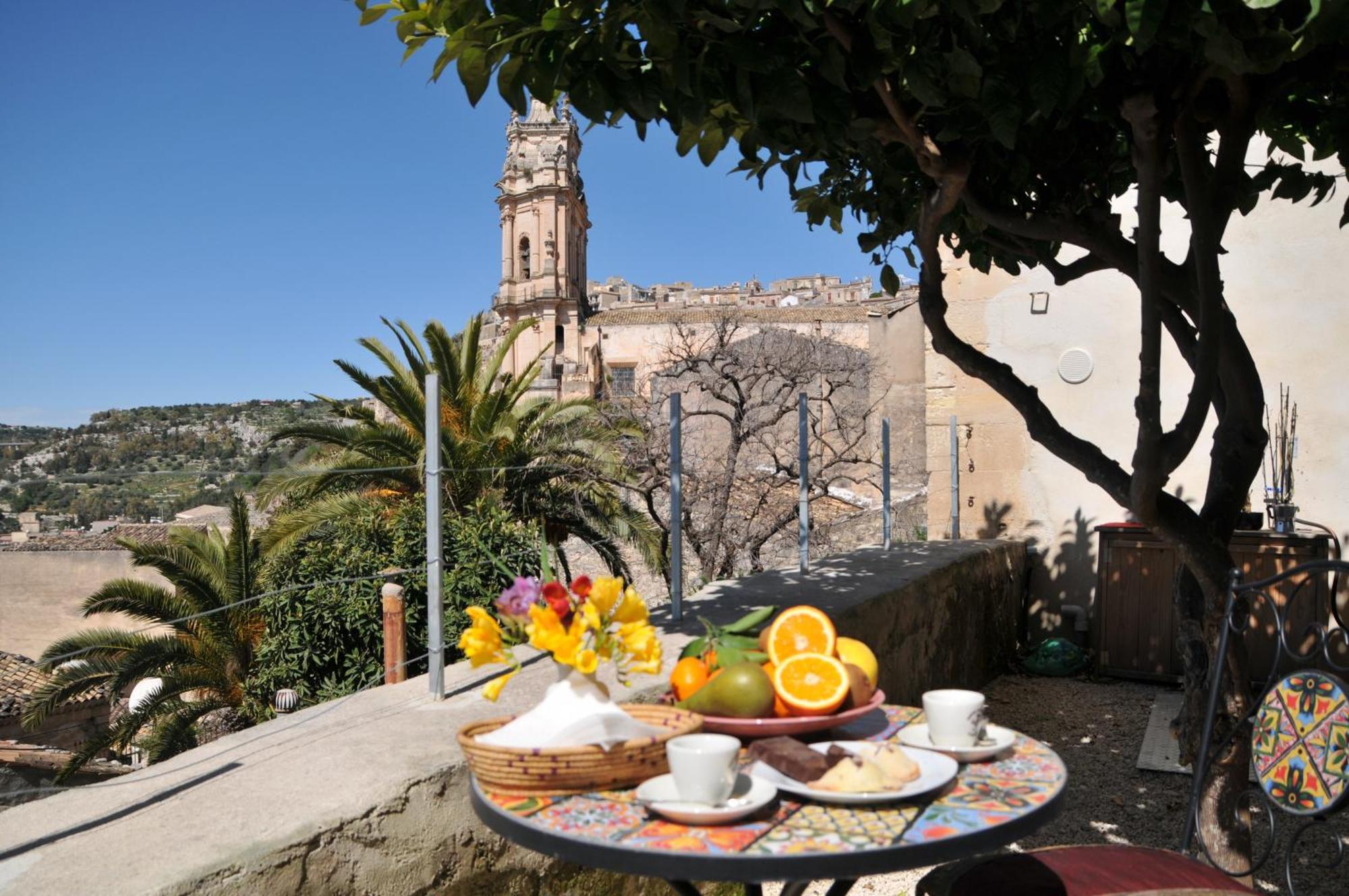 Bed and Breakfast Casa Sipione Papa Модика Экстерьер фото