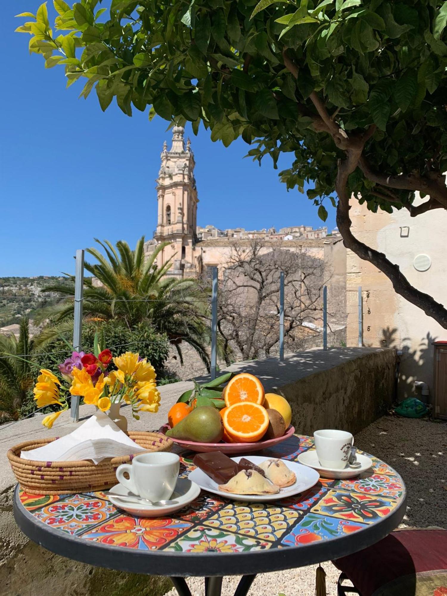 Bed and Breakfast Casa Sipione Papa Модика Экстерьер фото