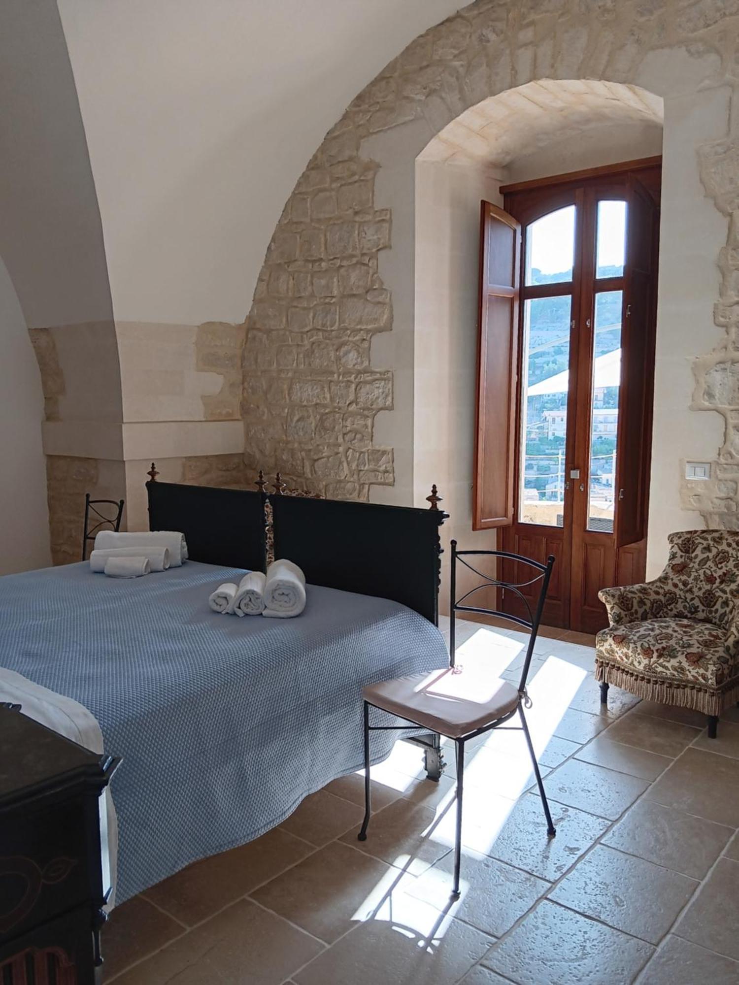 Bed and Breakfast Casa Sipione Papa Модика Экстерьер фото